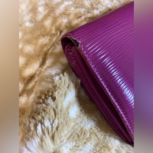 Louis Vuitton Portefeuille Sarah Epi Wallet - Picture 8 of 12